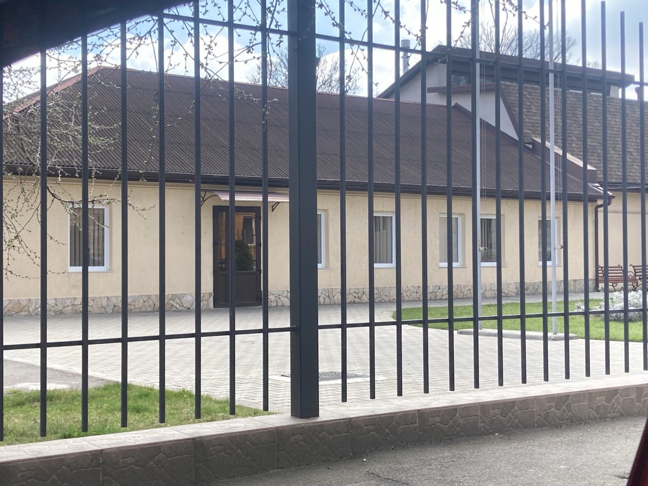 Лікар дерматолог Басов Генадій Іванович